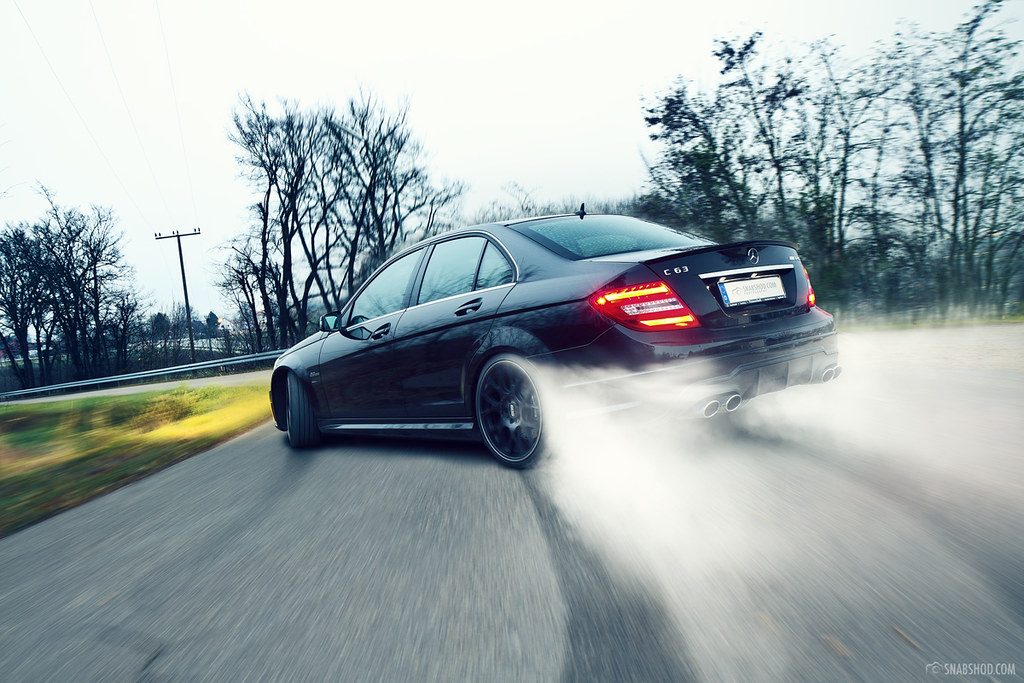 Mercedes-C63-AMG-drift-car